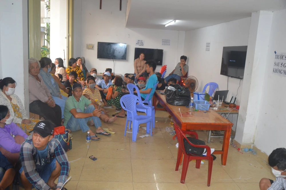 21 người đánh bạc bị công an bắt giữ