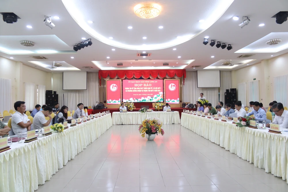 Quang cảnh buổi họp báo