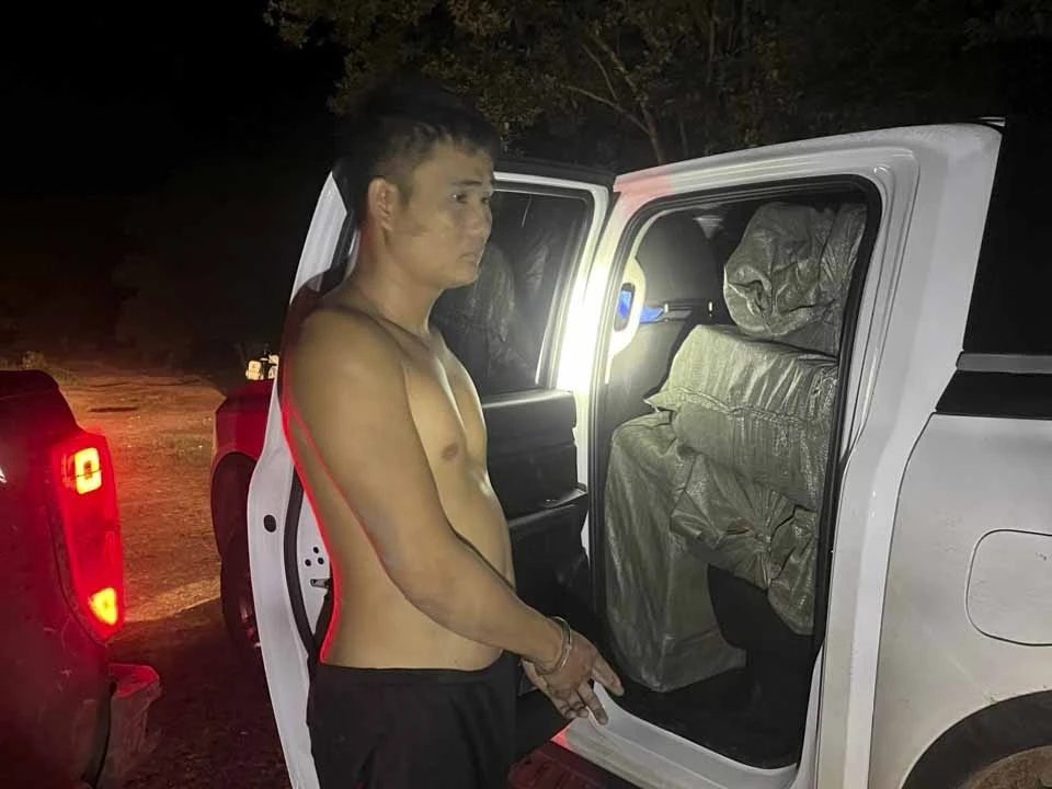 Lê Thanh Nhiều bị bắt cùng tang vật. Ảnh: CTV