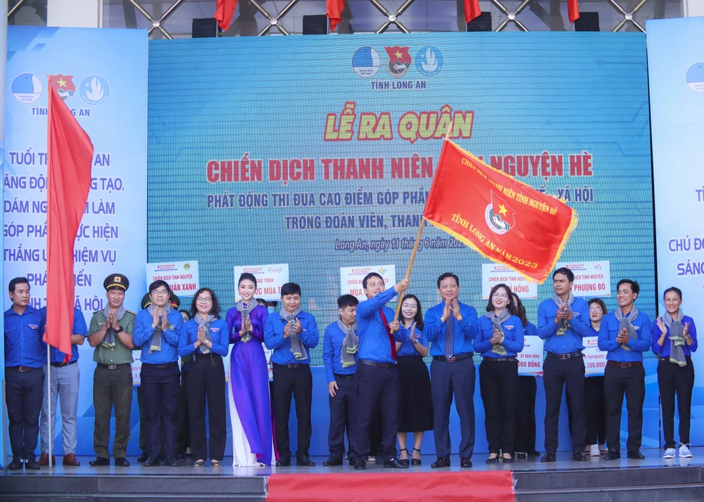 Gần 3,3 tỉ đồng hỗ trợ an sinh xã hội trong chiến dịch tình nguyện hè ở Long An ảnh 1