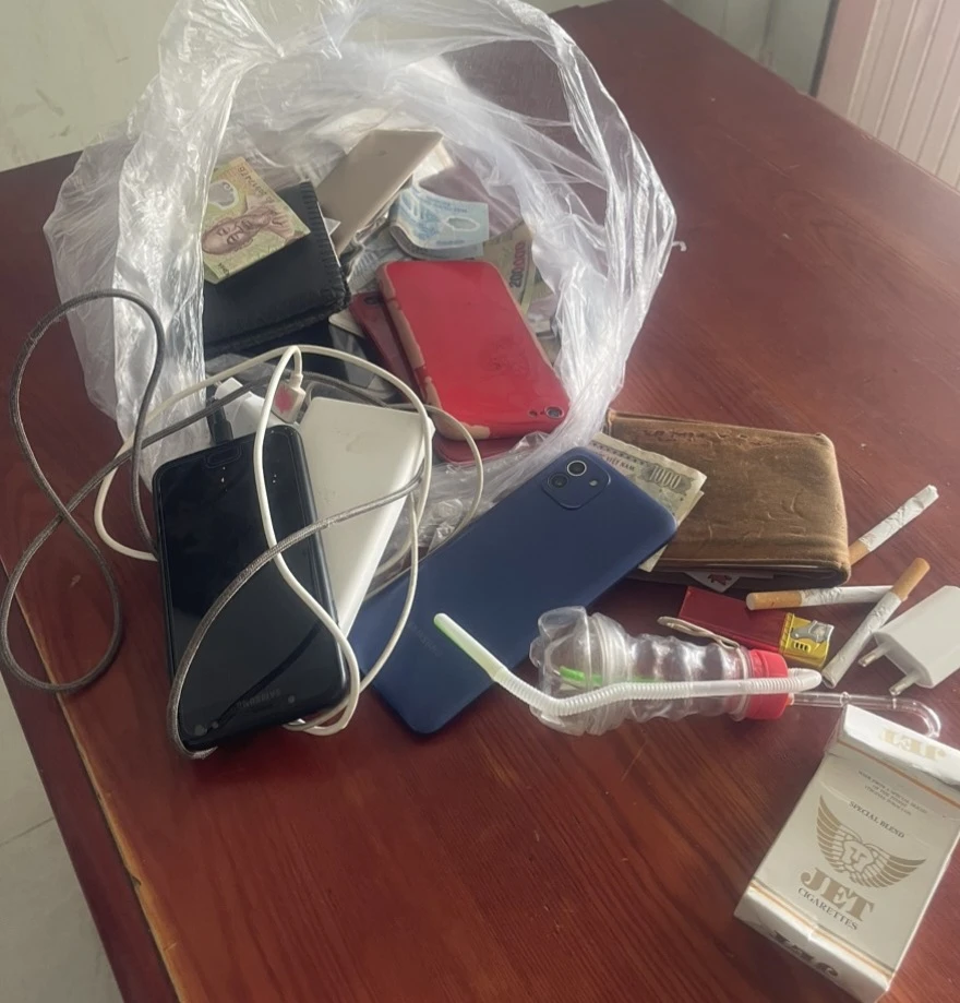 Dụng cụ sử dụng ma túy của 8 thanh, thiếu niên. Ảnh: CACC