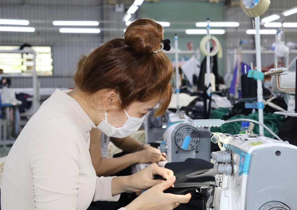 Huyện Cần Giuộc hiện có 08 khu, cụm công nghiệp, thu hút hơn 400 nhà đầu tư, tạo việc làm cho hơn 60.000 lao động. Ảnh: THÀNH PHÁT