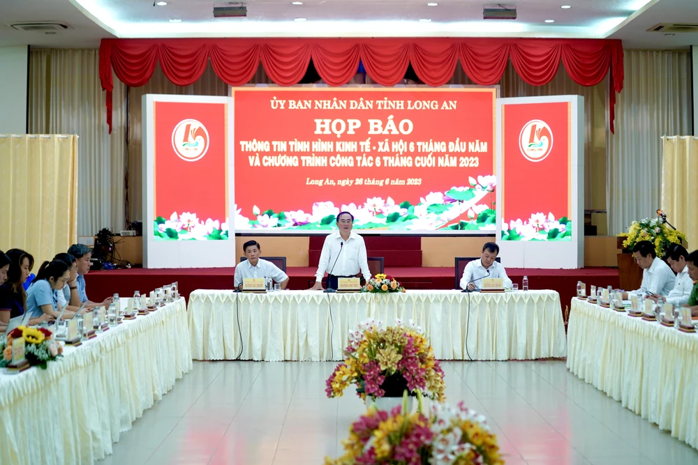 Quang cảnh buổi họp báo. Ảnh: HUỲNH DU