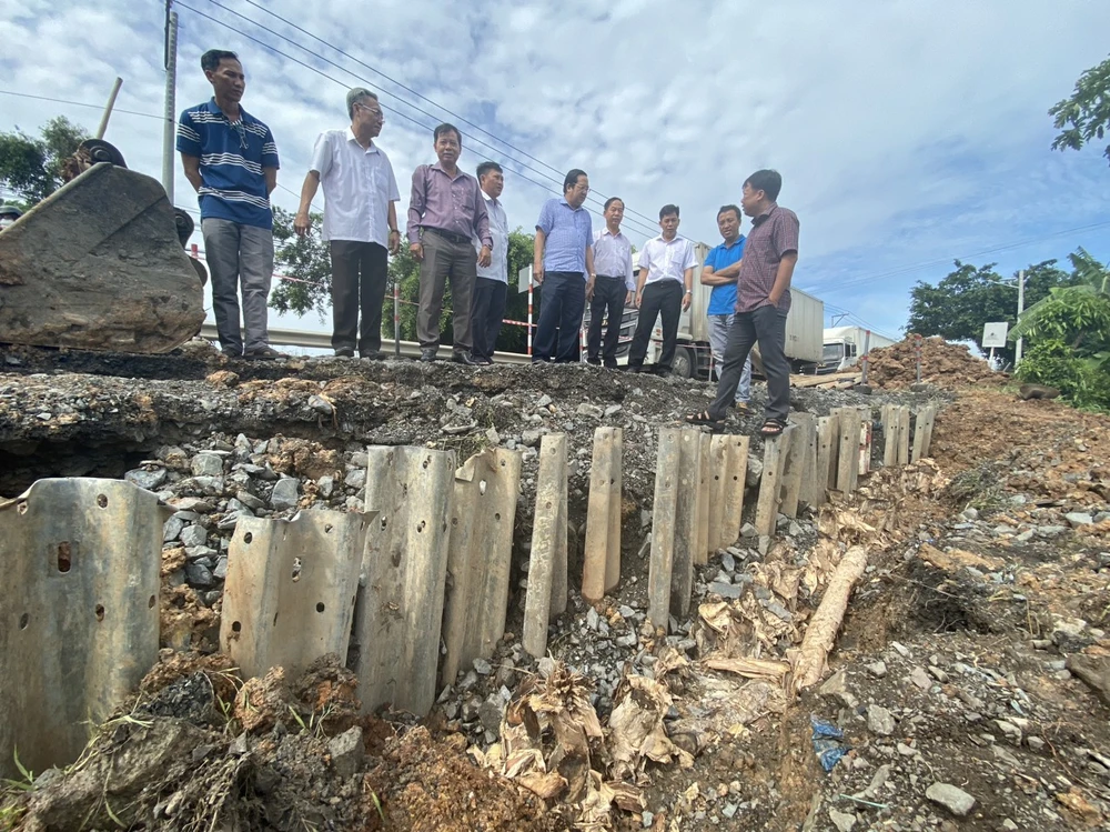 Một vị trí sạt lở nghiêm trọng ở huyện Thạnh Hóa xảy ra vào ngày 1-7 vừa qua. Ảnh: HD