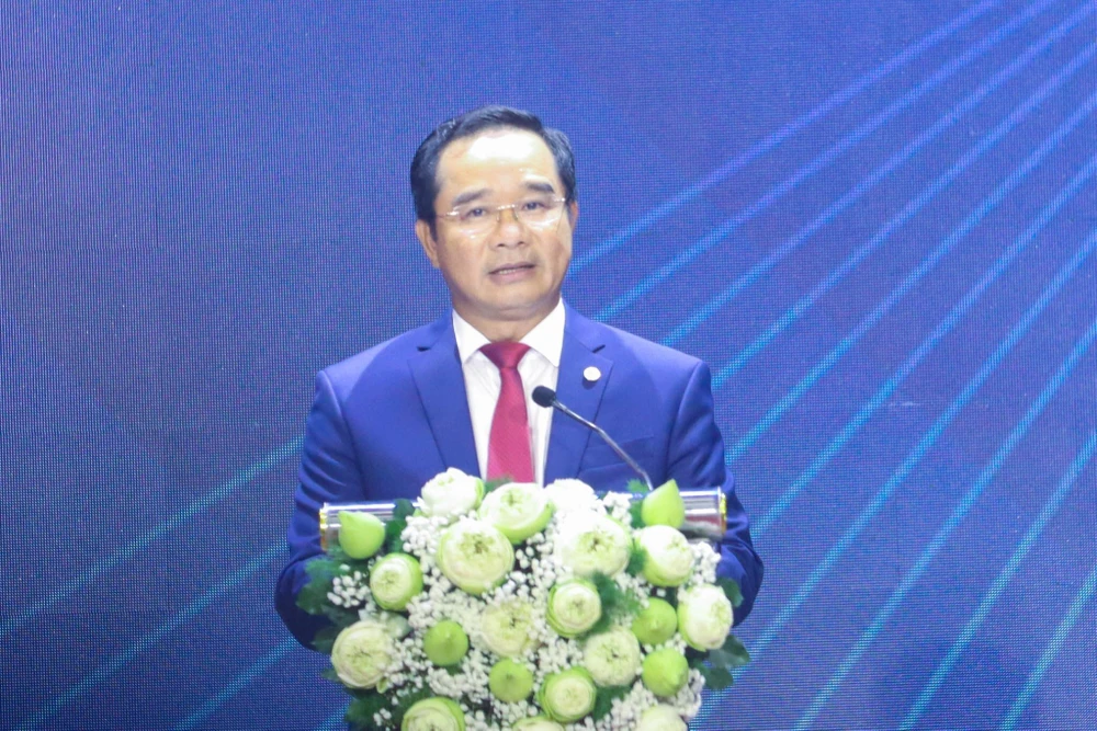 Bí thư tỉnh ủy - Chủ tịch HĐND tỉnh Long An Nguyễn Văn Được phát biểu tại hội nghị. Ảnh: HD