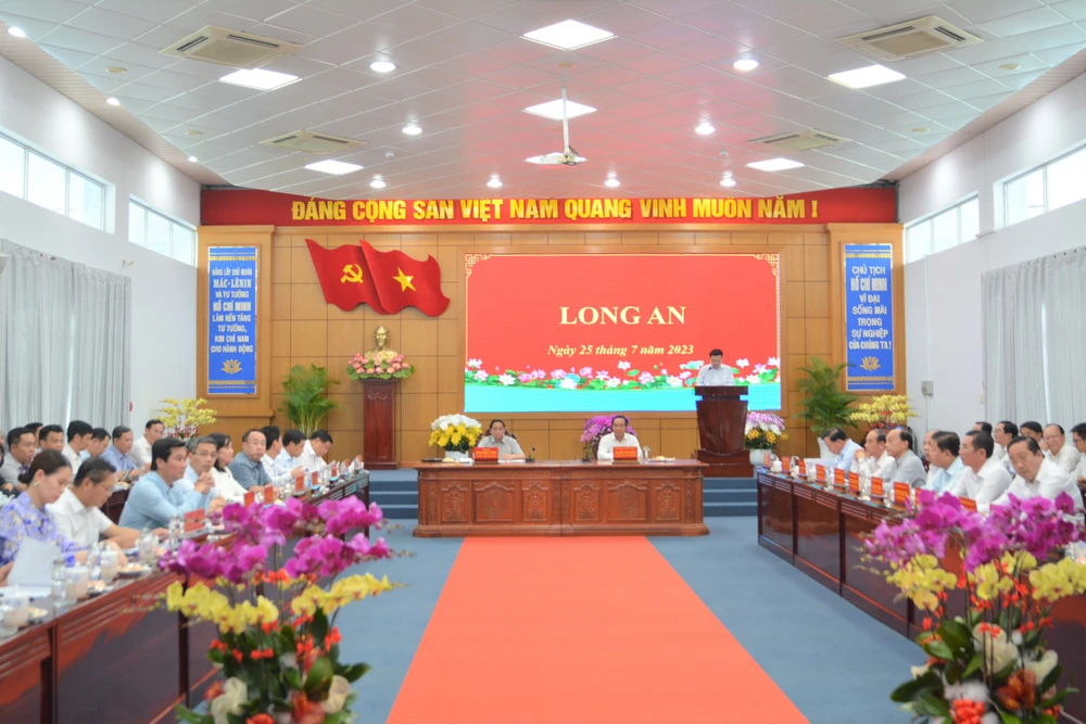 Quang cảnh buổi làm việc Thủ tướng Chính phủ làm việc với tỉnh ủy Long AN. Ảnh: HD