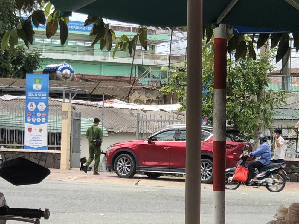 Khu vực cổng số 1, khu vực ki ốt bị mất vé số. Ảnh: HD