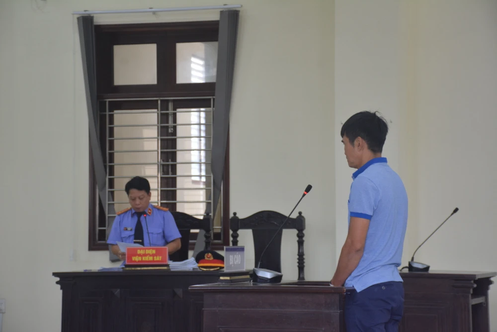 Đại diện VKS đã đề nghị mức án 7 năm tù đối với Huỳnh Văn Thanh về tội buôn lậu. Ảnh:HD