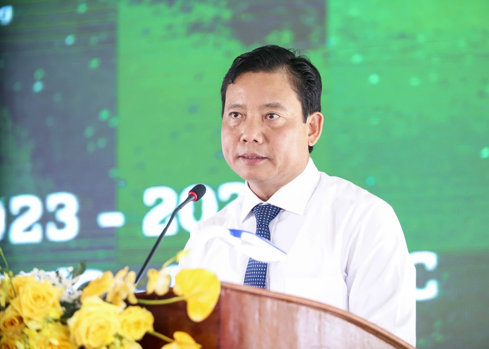 Phó chủ tịch UBND tỉnh - Phạm Tấn Hòa phát biểu tại buổi khánh thành. Ảnh: HUỲNH DU