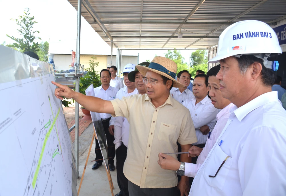 Bí thư Tỉnh ủy Long An kiểm tra tiến độ công trình trọng điểm ảnh 4