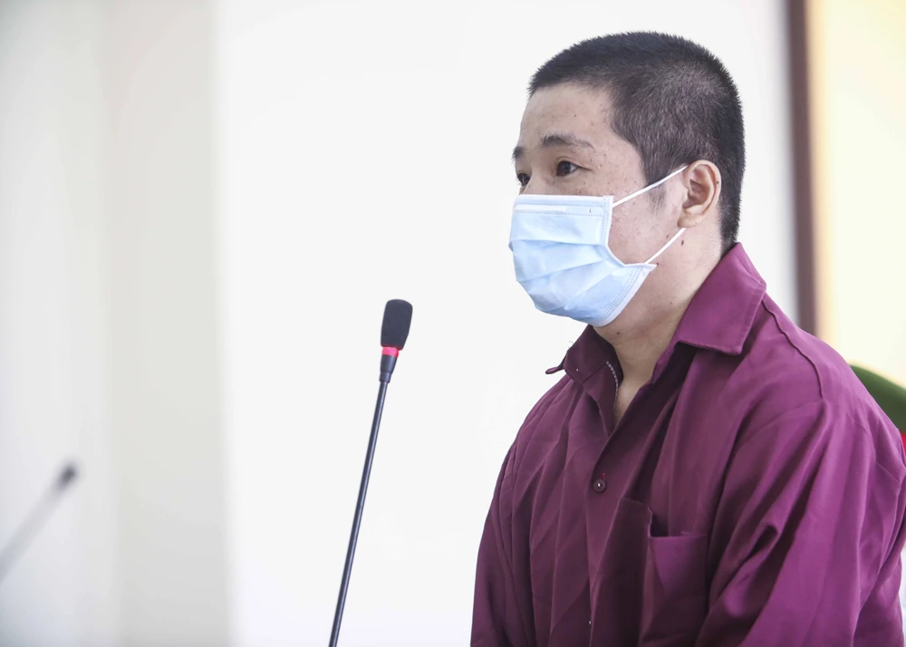 Bị cáo Đinh Vũ Linh tại phiên tòa xét xử sáng ngày 13-9. Ảnh: HUỲNH DU