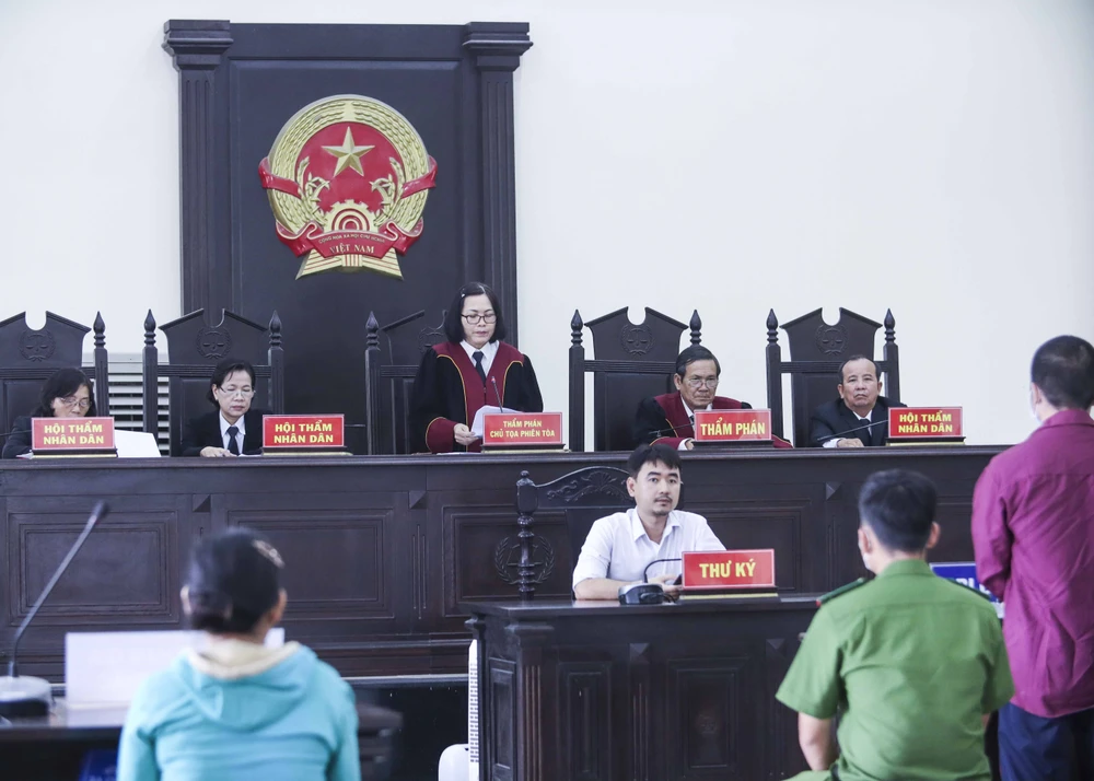 Phiên tòa xét xử bị cáo Đinh Vũ Linh về tội giết người. Ảnh: HUỲNH DU