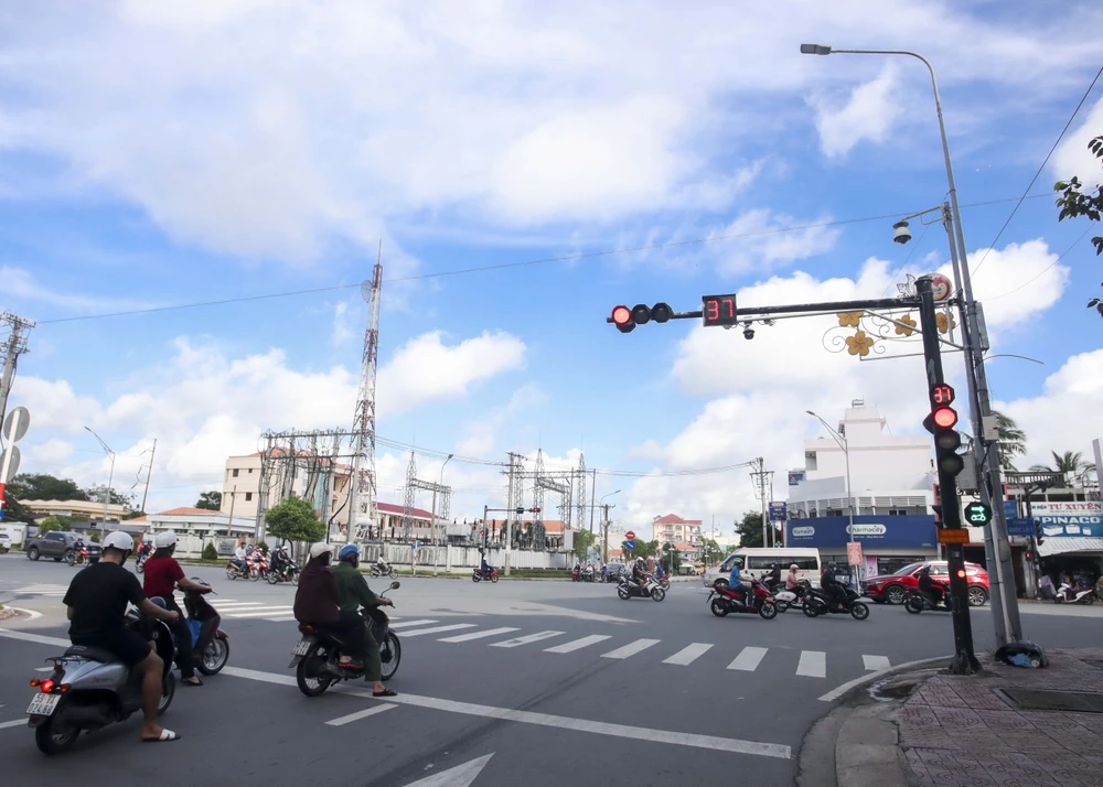 121 camera phủ đầy TP. Tân An xử lý phạt nguội giao thông .JPG