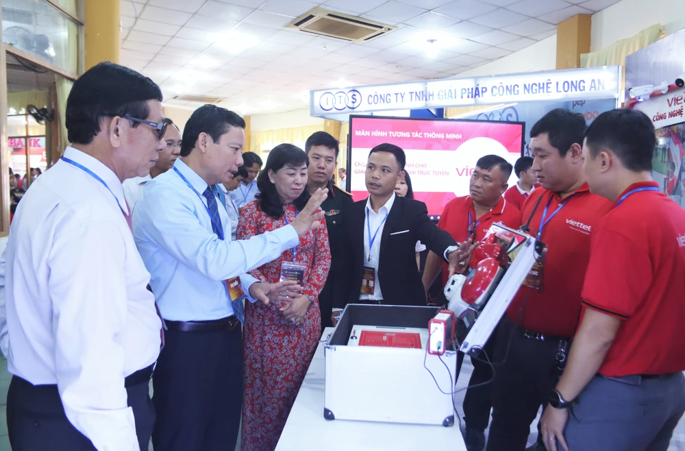 Công nghệ số 1.jpg