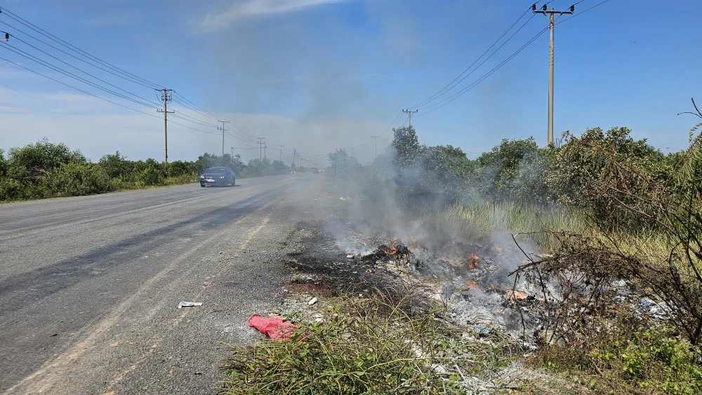 Con đường rác 3.jpg