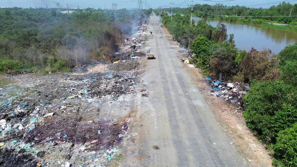 con đường rác.JPG