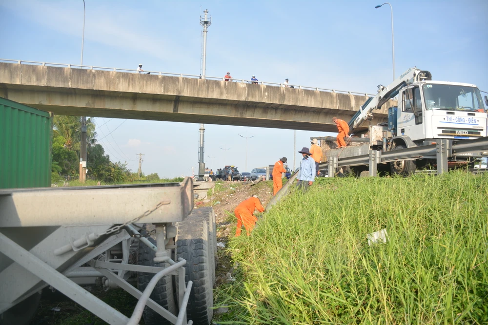 xe đầu kéo (18).JPG