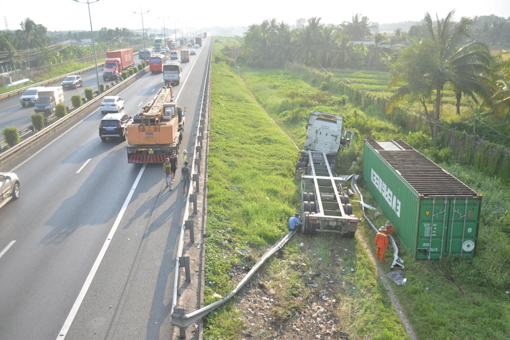 xe đầu kéo (8).JPG