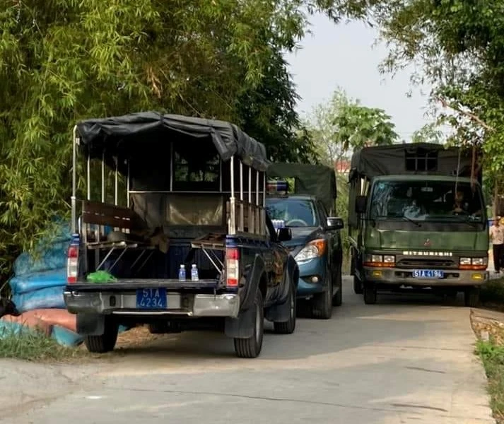 Công An truy bắt kẻ giết người, cướp của ở Hóc Môn đang lẩn trốn tại Long An