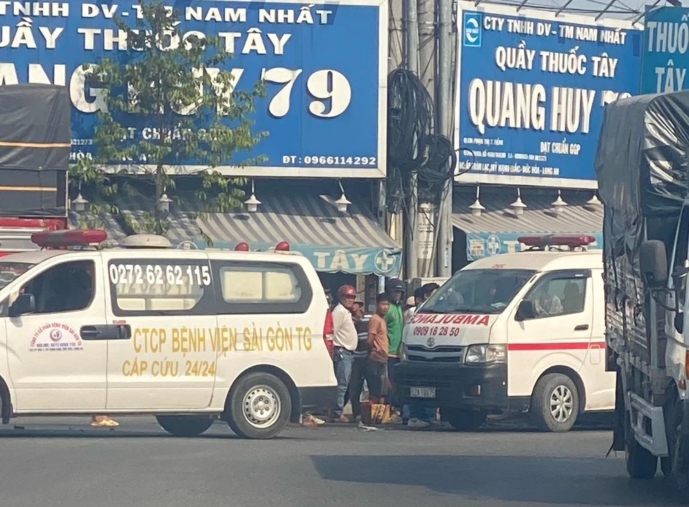 va cham với xe tải 2.jpg