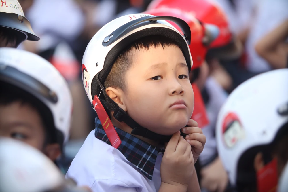 mũ bảo hiểm (1).JPG