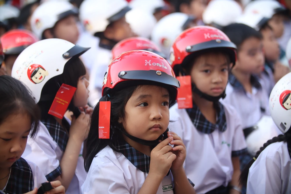 mũ bảo hiểm (13).JPG