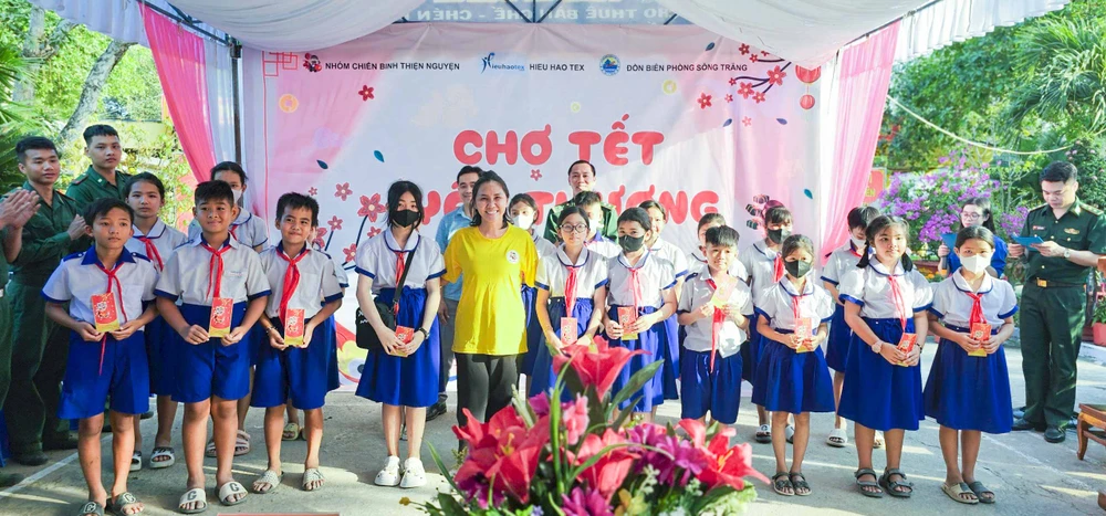 Chợ Tết yêu thương.JPG