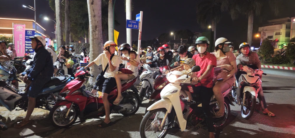 Đón giao thừa 1.jpg