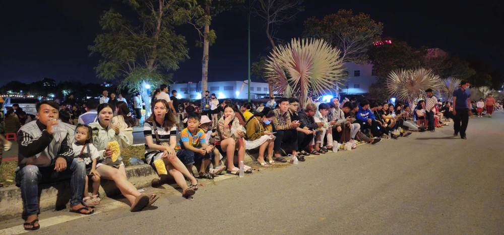 Đón giao thừa.jpg