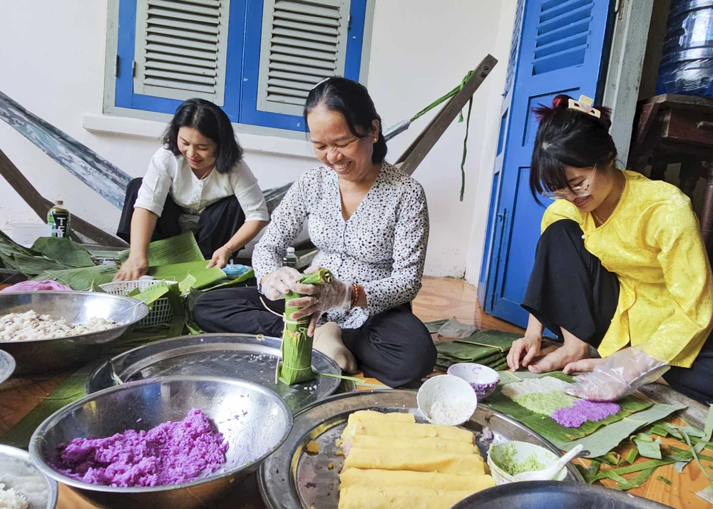 Gói bánh tét (3).JPG