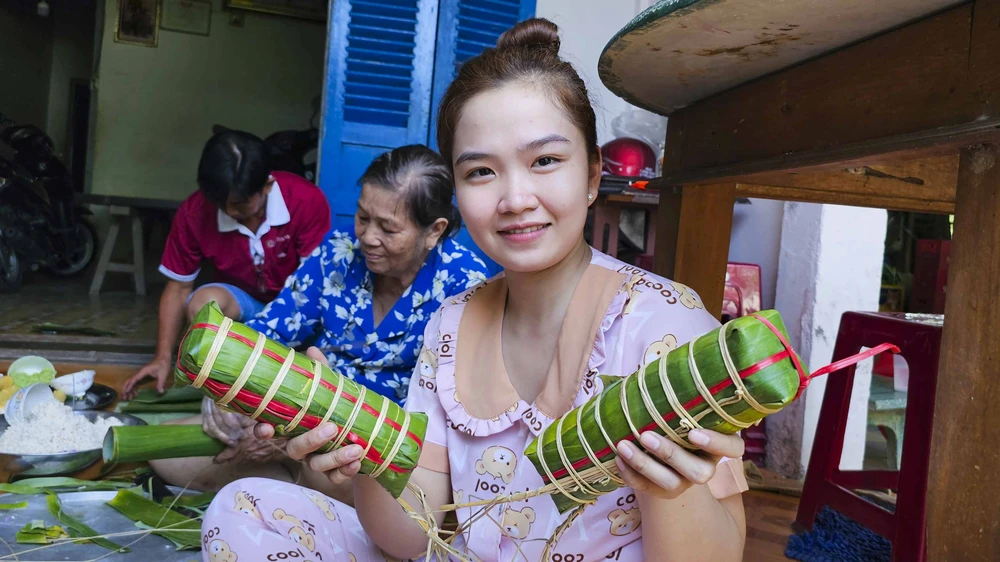 Gói bánh tét (4).JPG