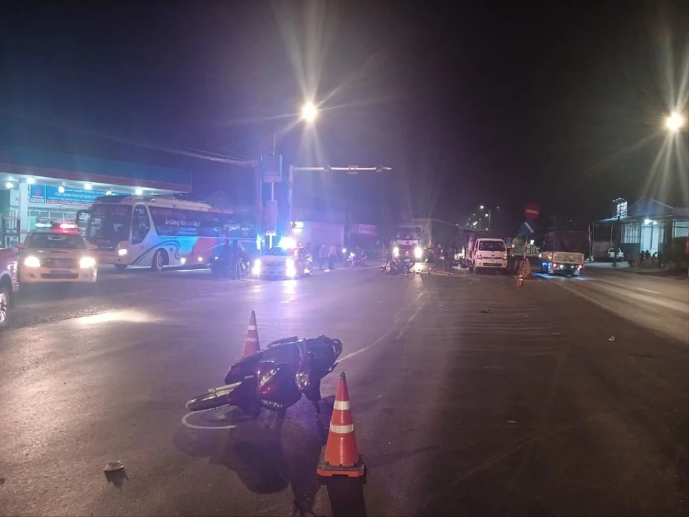 Tai nạn liên hoàn.jpg