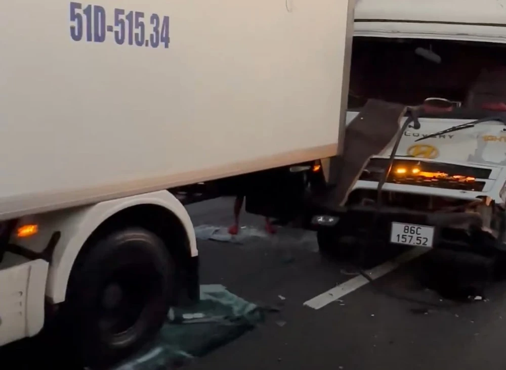 va chạm liên hoàn.jpg