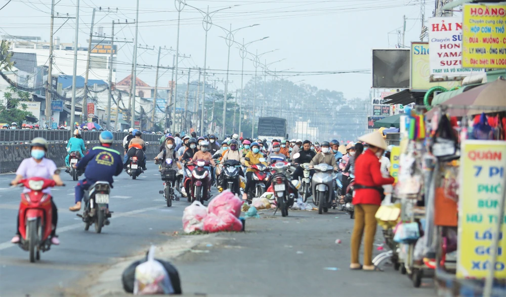 ngược chiều trên quốc lộ 1 (6).JPG