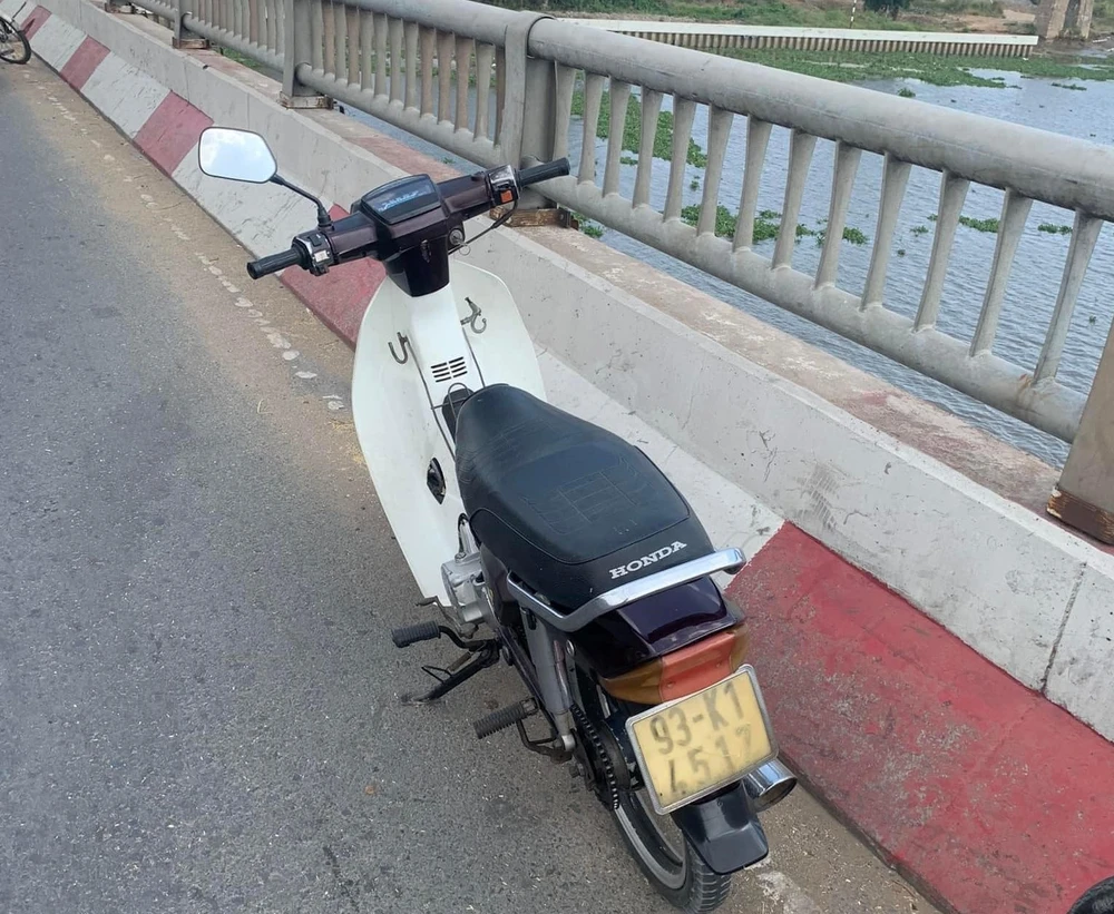 thanh niên 18 tuổi.jpg