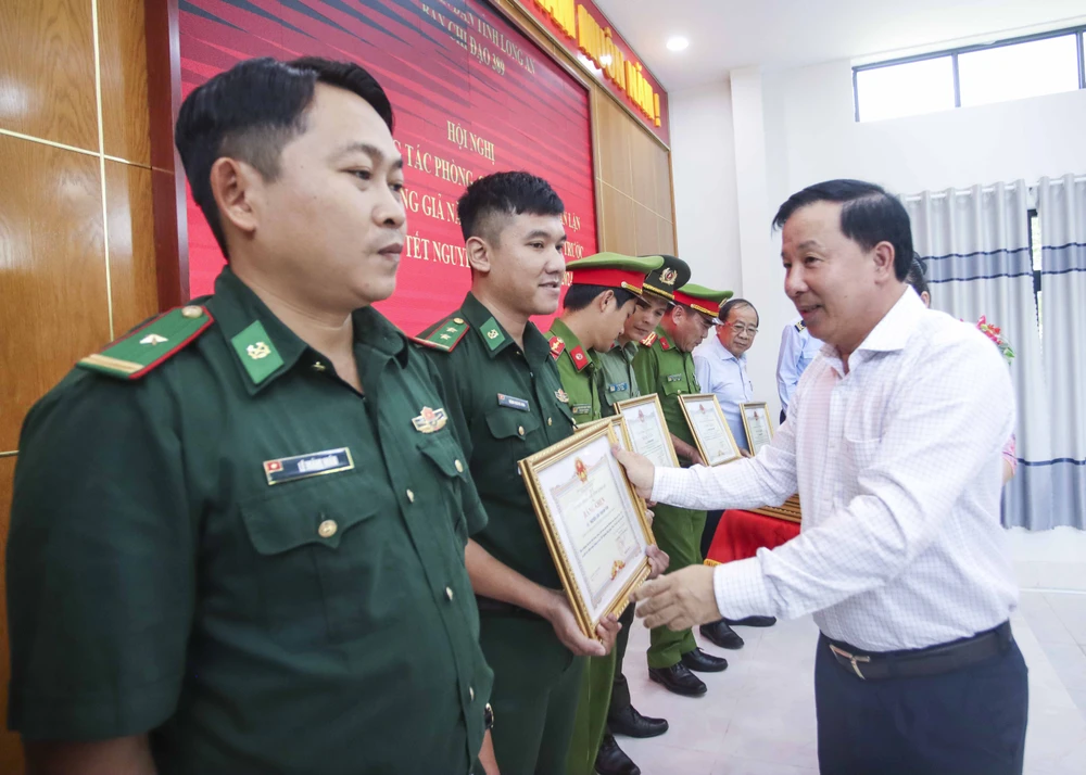 Ngăn chặn buôn lậu (4).JPG