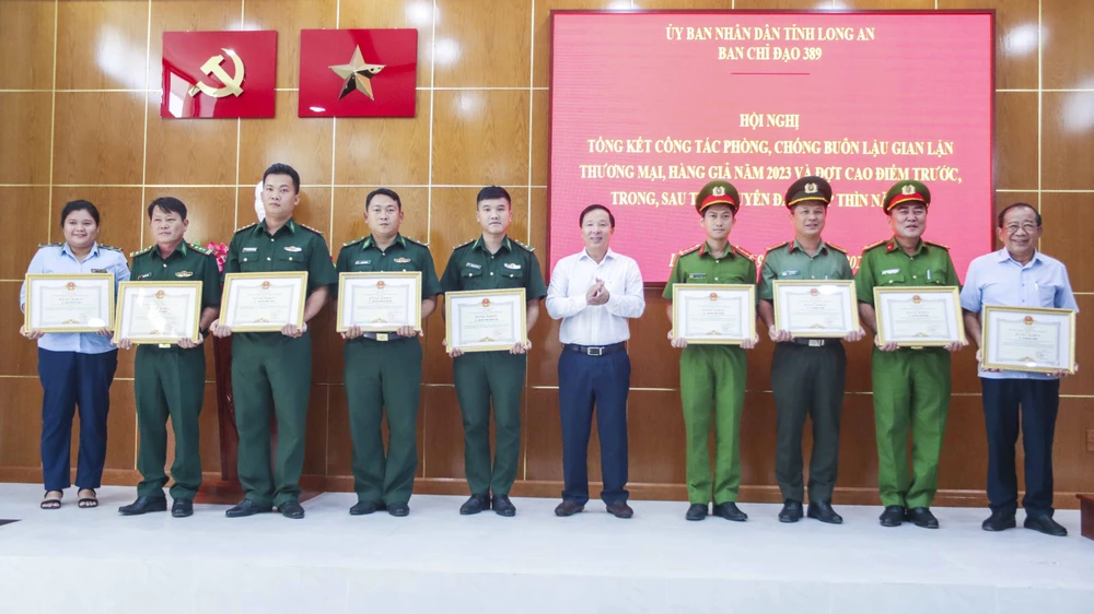 Ngăn chặn buôn lậu (5).JPG