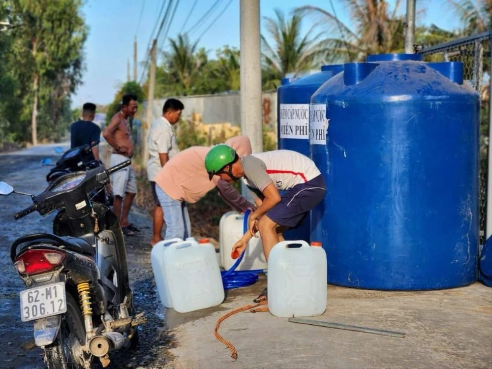 Thiếu nước sạch.jpg