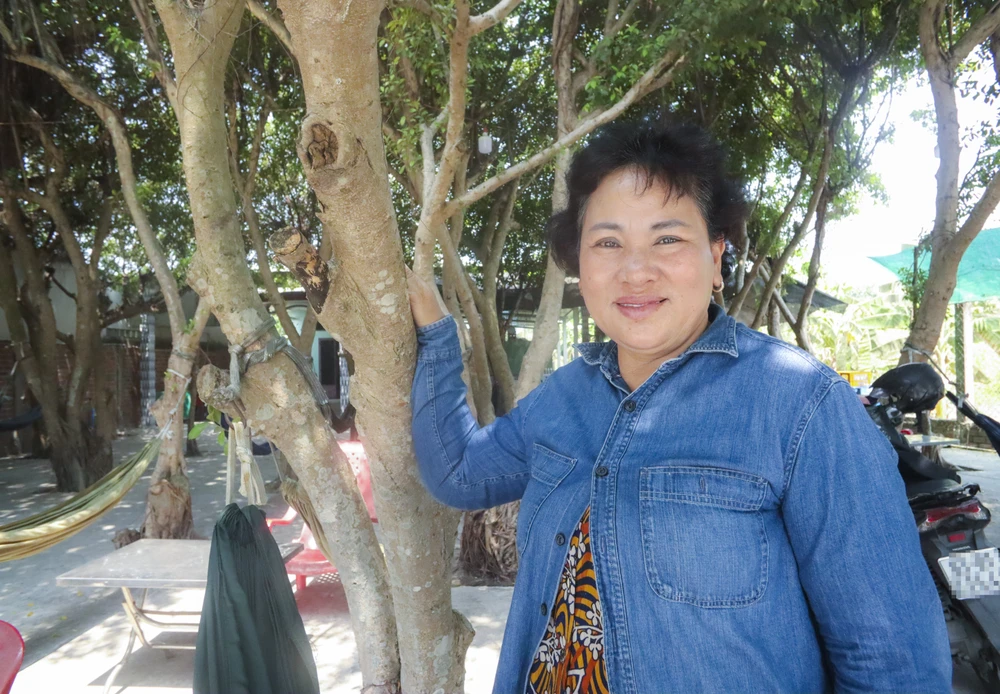 Quán cà phê được trồng trên 30 cây si (3).jpg