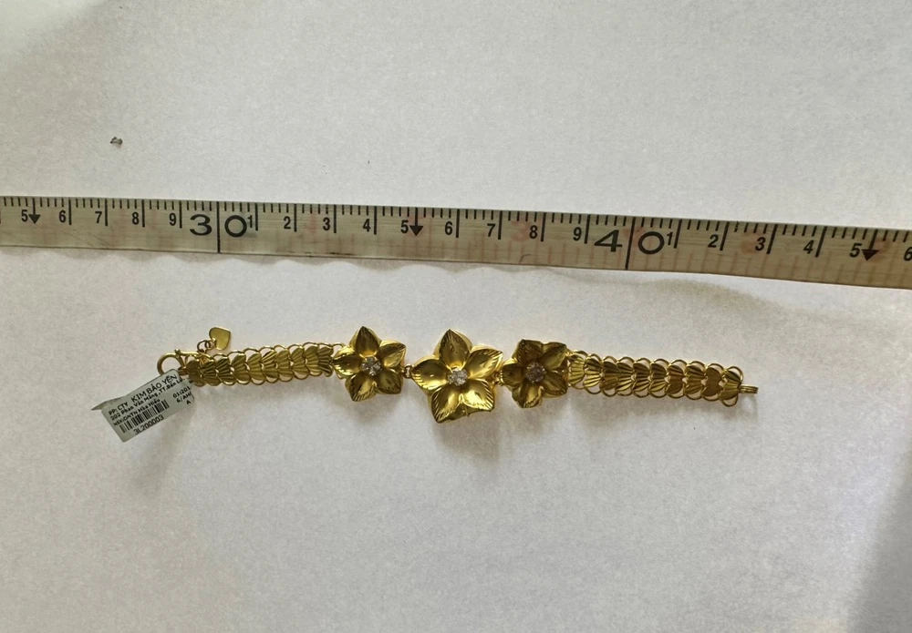 thanh niên giả vờ hỏi mua vàng (5).jpg