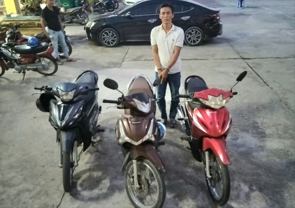 giả thuê xe ôm cướp xe máy.jpg