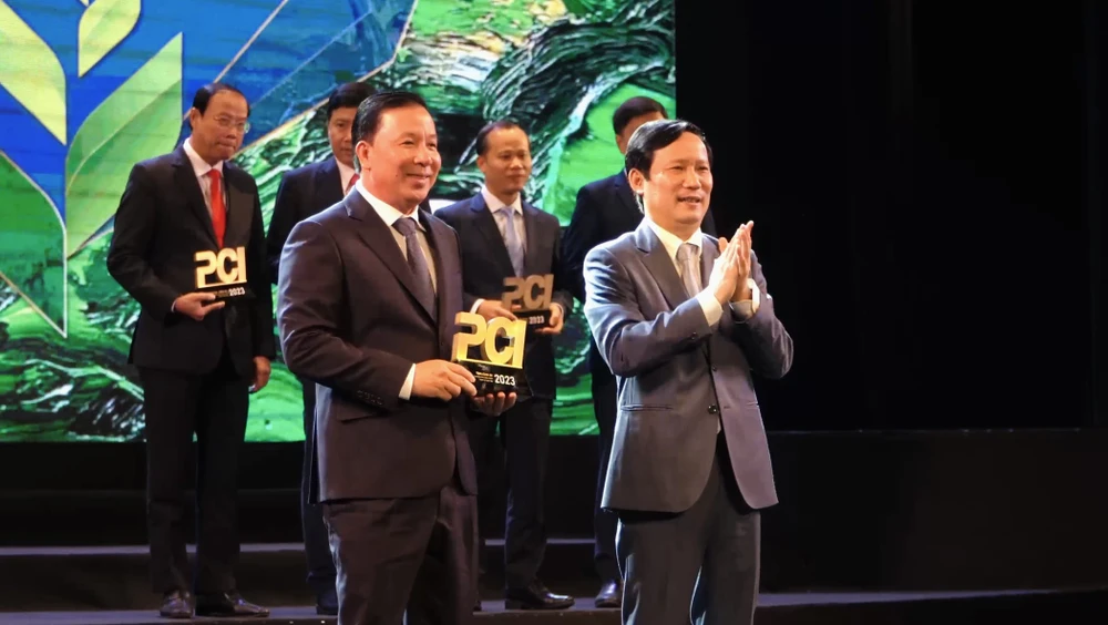 Long An vươn lên vị trí Á quân (2).jpg