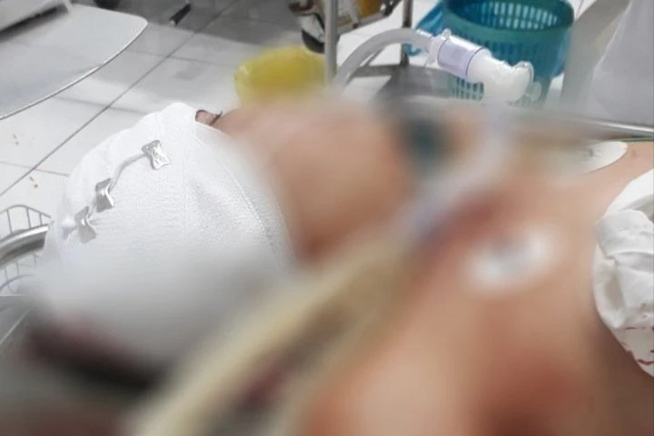 Mâu thuẫn trước quán karaoke.jpg