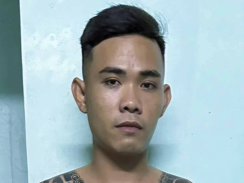 bắn súng vào tiệm Spa