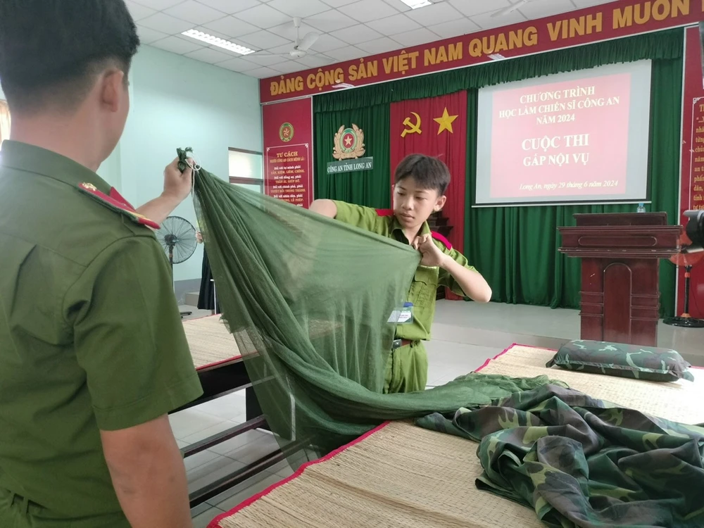 Học làm chiến sĩ Công an 27.jpg