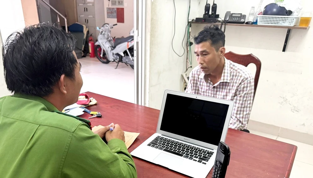 trộm xe máy (1).jpeg