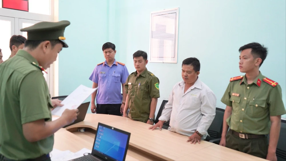 lật đổ chính quyền .jpg