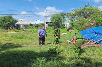 con trai con nợ đâm tử vong.jpg