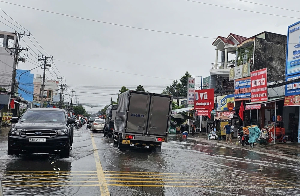 chìm trong biển nước (5).jpg