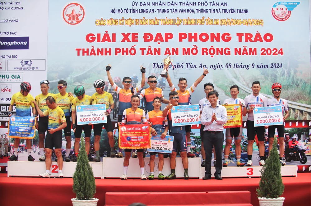 giải đua xe đạp.jpg